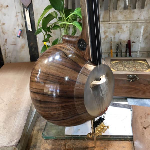 بروجرد کارگاه ساخت کمانچه