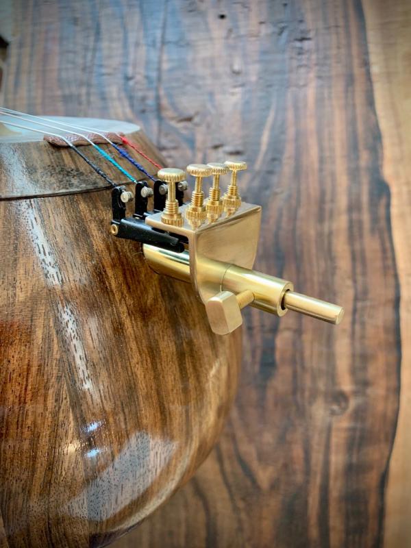 کاسه کمانچه در حال ساخت 